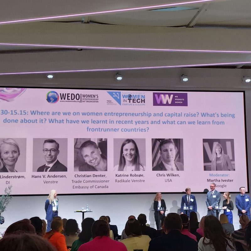 Hoveddebatten i Tech Nordic Advocates ”Women in Tech- event onsdag i fuld DI-sal. De Radikales Katrine Robsøe og Venstres Hans Andersen, der skal lave iværksættereform, fylder ikke meget ved siden af den canadiske handelsattache, der taler om spændende diversitetserfaringer. Han er godt nok også høj!