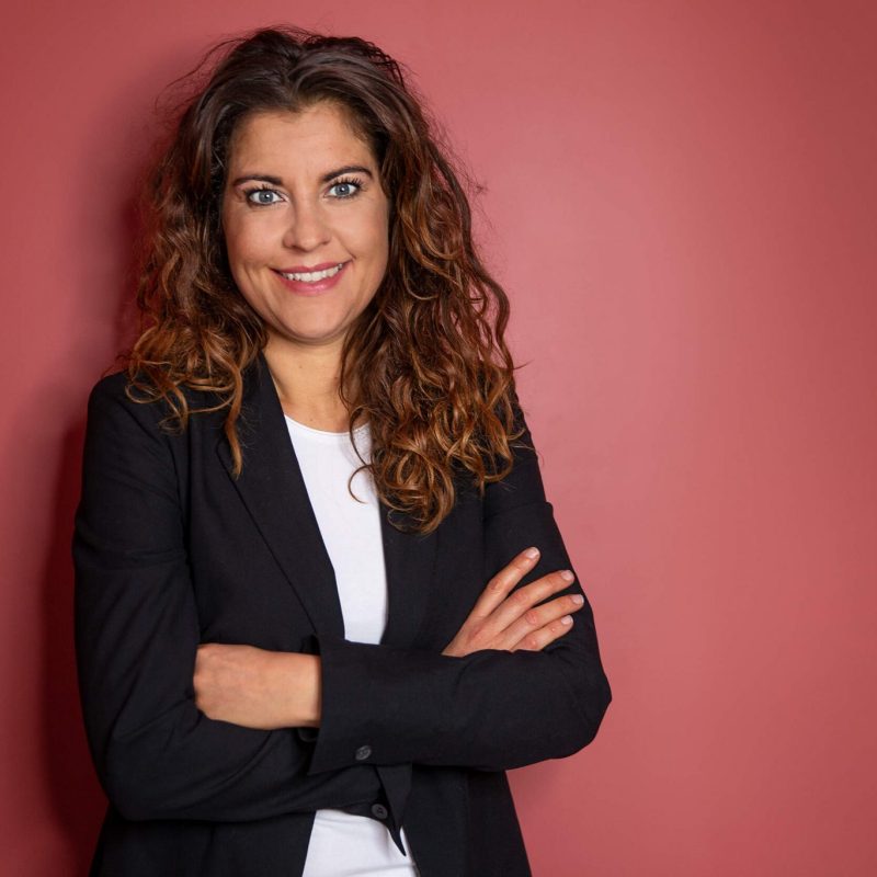 "Og så kommer vi heller ikke uden om, at det er en mandepræget verden, hvor der i nogle startupmiljøer
bliver ”målt tissemand” og talt om store biler, hurtige forretning osv. Det kan skræmme nogle kvinder. Vi
skal stå sammen og skabe vores egne miljøer, hvor der er plads til at være kvinde, præcis som mændene skal
have lov at være mænd." - Anne Stampe Olesen, investor, direktør og founder af Nordic Female Founders