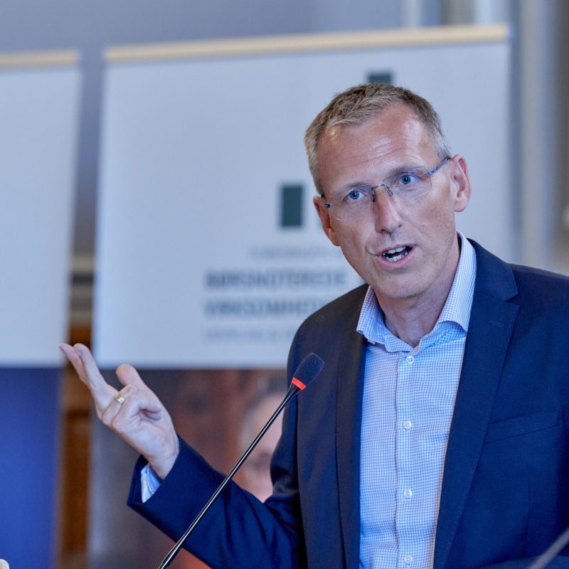 Tom Vile Jensen, underdirektør, F&P